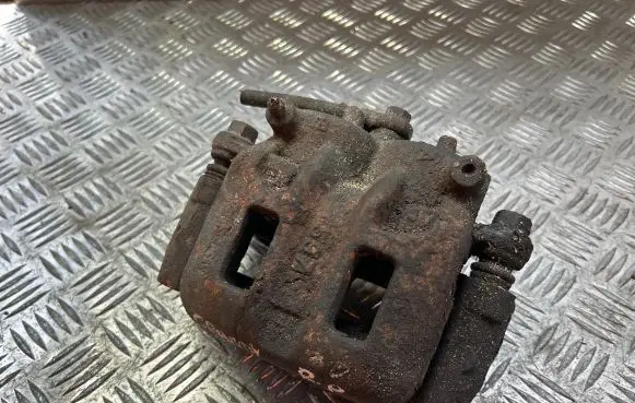 Mitsubishi Grandis Front brake caliper