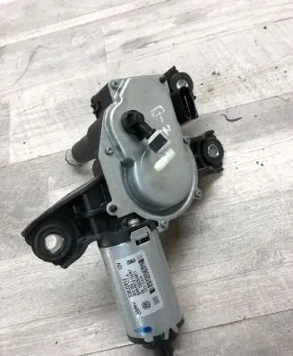 Volkswagen PASSAT B7 Rear window wiper motor 53844887