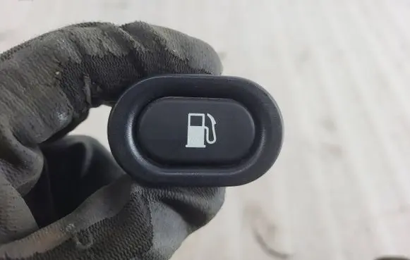 Saab 9-5 Fuel tank opening switch 4617544 156797