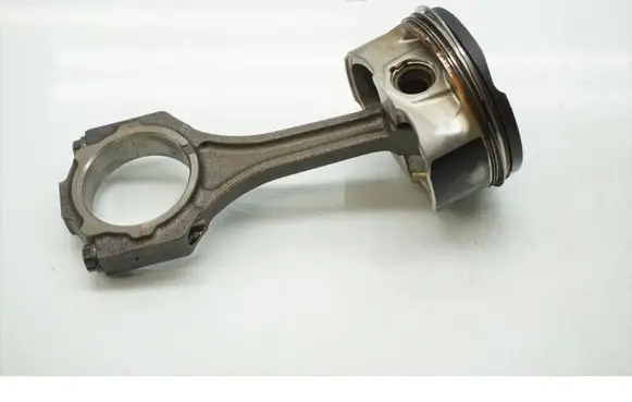 Lexus LS 460 - 600H Piston with connecting rod 