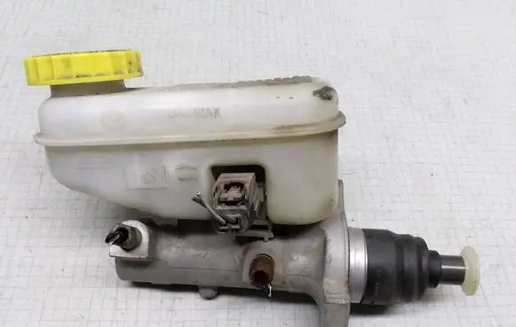 Chrysler Sebring (ST-22 - JR) Master brake cylinder 266110 24011 135604