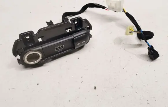 KIA Sportage USB socket connector 84683F1000