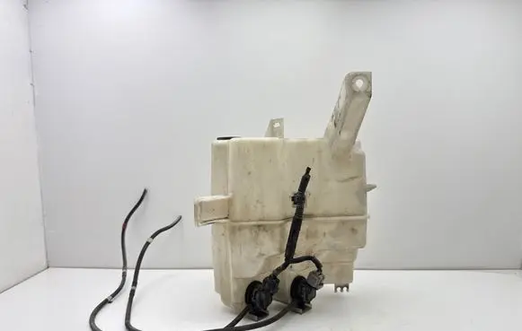 Toyota Prius (XW30) Windshield washer fluid reservoir/tank 060851317