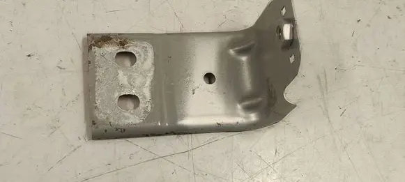 Maserati Grecale Fender mounting bracket 