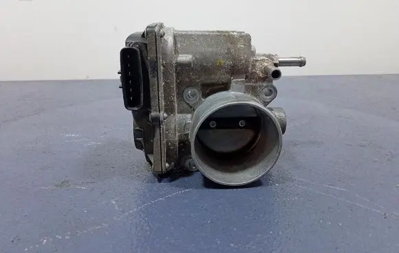 Toyota Corolla E120 E130 Throttle body valve 2203037010