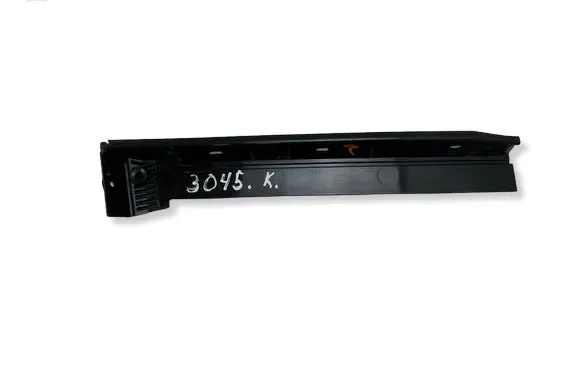 Ford Mustang VI Front door glass trim molding FR3B6302565