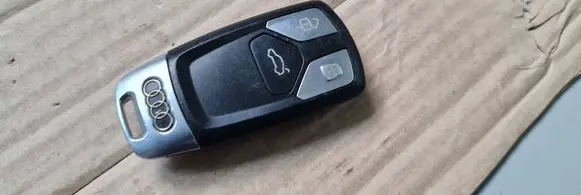 Audi A4 S4 B9 Ignition key/card 4M0959754T