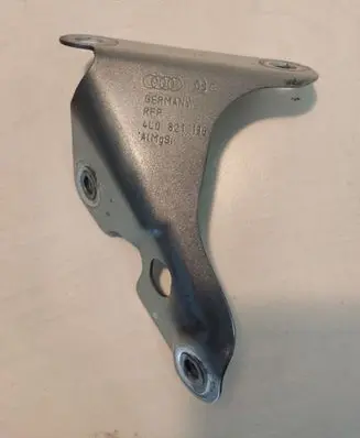 Audi Q7 4L Fender mounting bracket 4L0281136