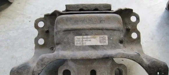 Volkswagen Golf VII Engine mount bracket 5Q0199555AD