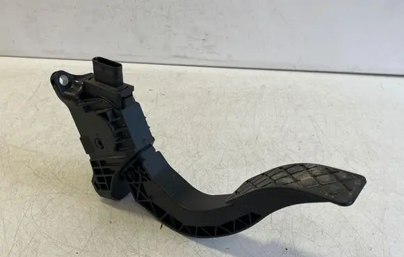 Audi Q7 4M Accelerator throttle pedal 8W1723523
