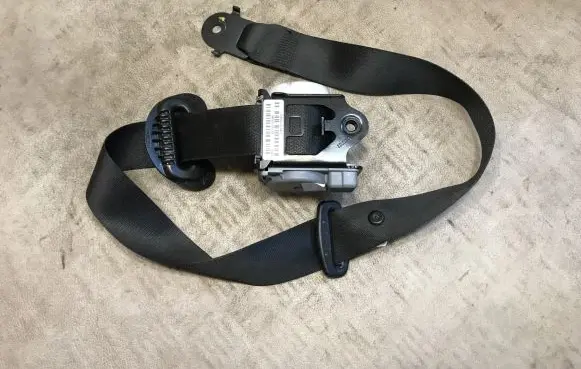 BMW X5 E70 Front seatbelt 716104209