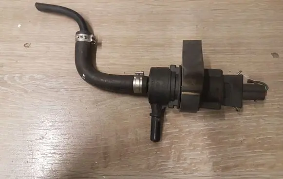 Mercedes-Benz ML W163 Vacuum valve A1634700493