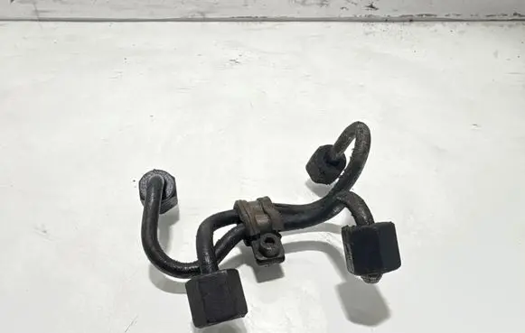 BMW 5 E60 E61 Fuel injector supply line/pipe