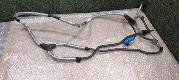 Renault Trafic III (X82) AdBlue Liquid refill tube 204200918R 073690090024