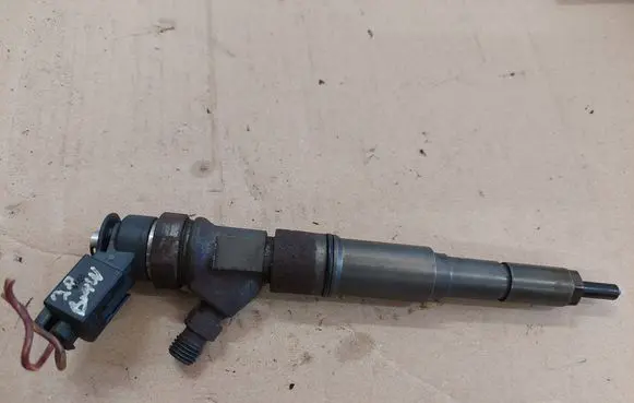 BMW 5 E60 E61 Fuel injector 0445110209 L7794435