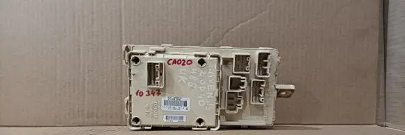 Toyota Avensis T250 Fuse module 82641CA020F 905761 82641CA020