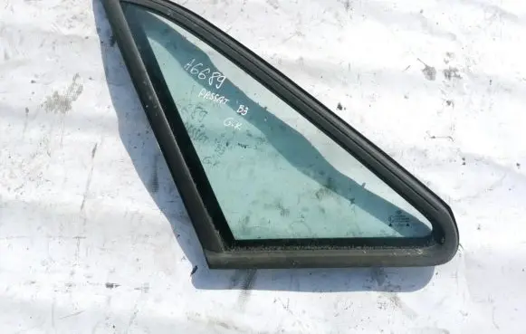 Volkswagen PASSAT B3 Rear side window