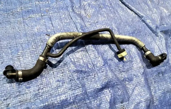Audi A8 S8 D3 4E Vacuum line/pipe/hose 