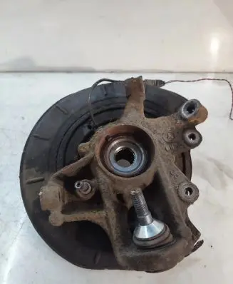 Rear wheel hub