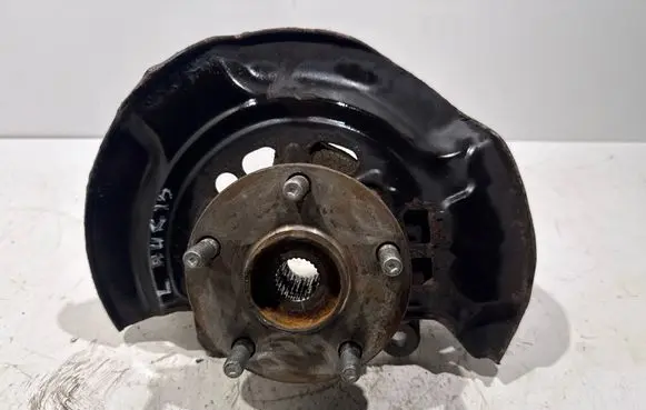Toyota Auris E180 Front wheel hub