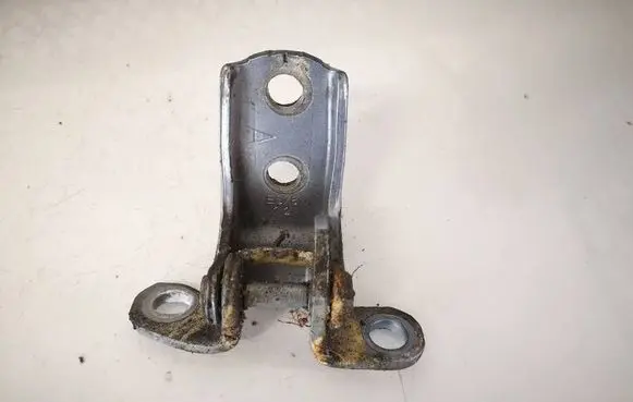 Honda CR-V Rear door lower hinge 