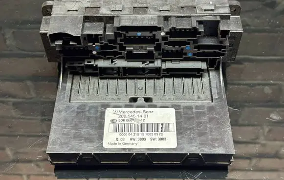 Mercedes-Benz C W203 Fuse module 74450400 2095451401