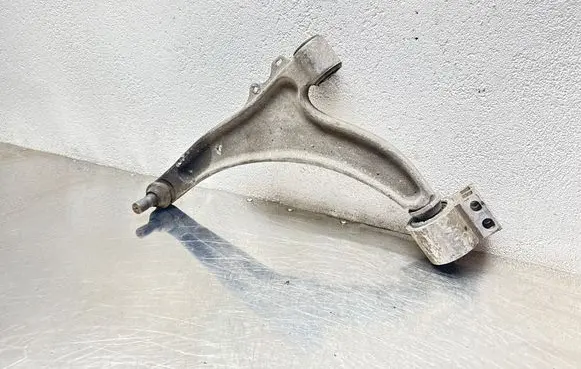 Opel Insignia A Front lower control arm/wishbone 0131221
