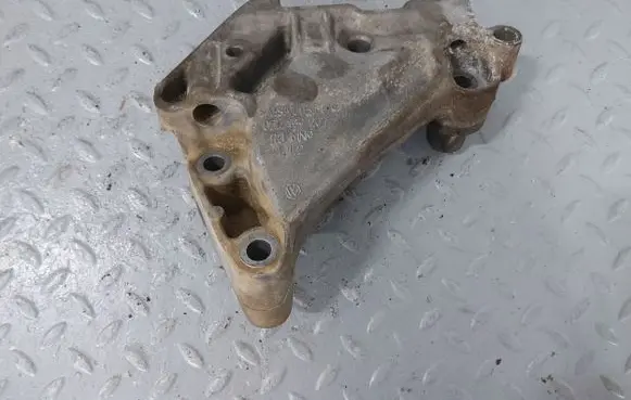 Skoda Karoq Engine mounting bracket 05L199207