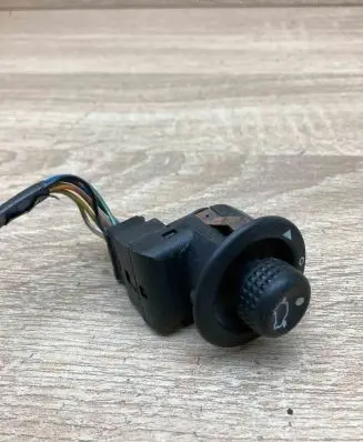 Ford Focus Wing mirror switch 93B617B676BA D3L0A