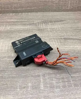 Audi A4 S4 B8 8K Gateway control module 8T0907468D
