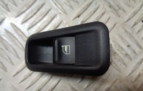 Skoda Fabia Mk2 (5J) Electric window control switch 5J0867435