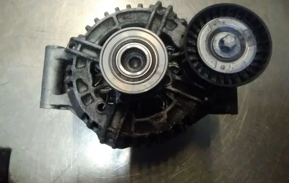 BMW 3 E46 Generator/alternator F00MA45221 BJG0516Z029