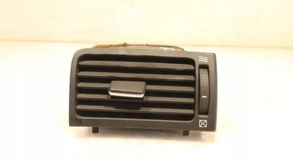 Toyota Avensis T250 Dashboard side air vent grill/cover trim