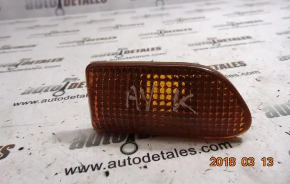 Toyota Avensis T220 Front fender indicator light