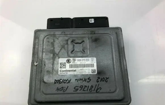 Skoda Fabia Mk2 (5J) Other control units/modules 03F906070ED G3002