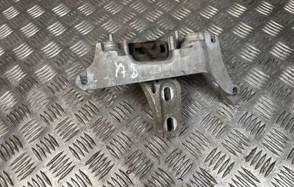 Peugeot 208 Engine mount bracket 9824296180