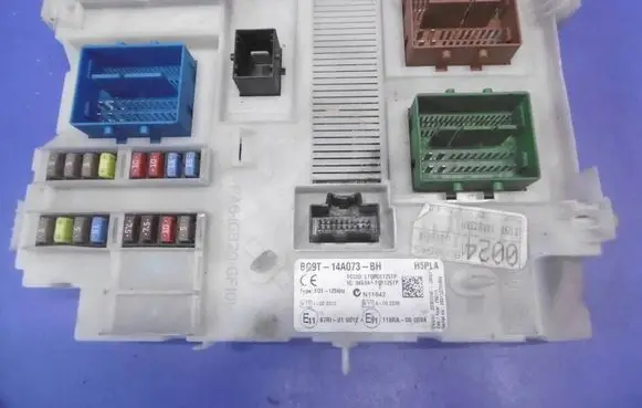 Ford Galaxy Fuse module BG9T14A073BH 3659AF01125TP 116RA000084