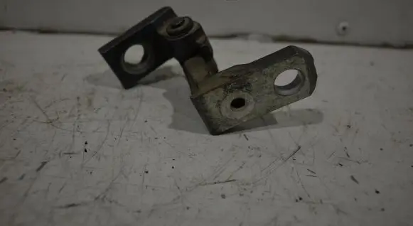 Volkswagen Touran I Front door lower hinge 