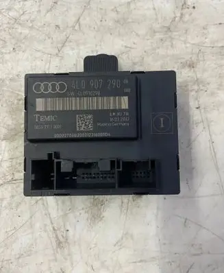 Audi Q7 4L Door control unit/module 4L0907290