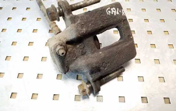 Toyota Land Cruiser (J120) Rear brake caliper