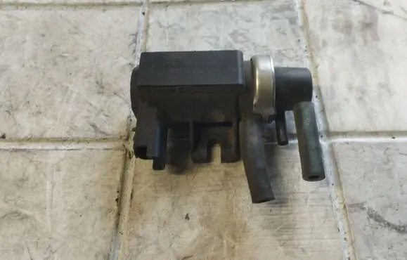Peugeot 607 Turbo solenoid valve 4M5Q9E882AA 70051800