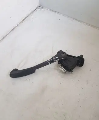 Volvo S60 Accelerator throttle pedal 30683516