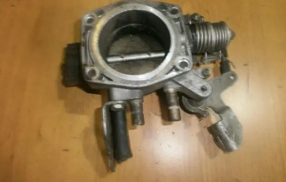 BMW 5 E34 Throttle valve 17303829