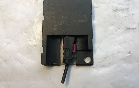 BMW 5 E60 E61 Antenna control unit 84506928 8450692801 921800002