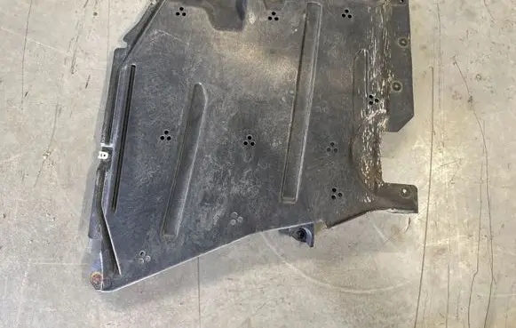 BMW 4 G22 G23 G24 G26 Fuel tank bottom protection 7487477