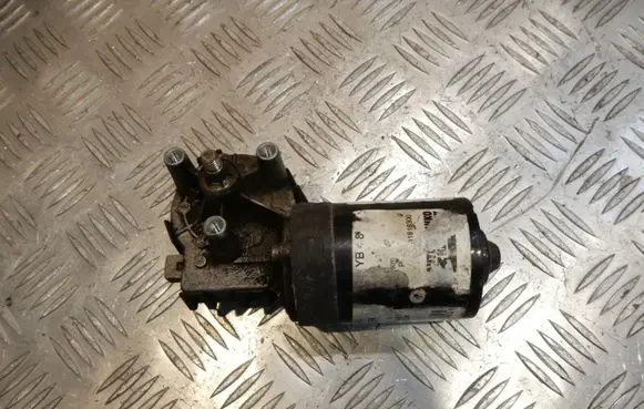 Volkswagen Golf IV Wiper motor 701955113B 40745