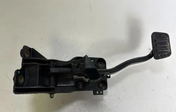 Ford Mustang VI Brake pedal FR3C2D094AD