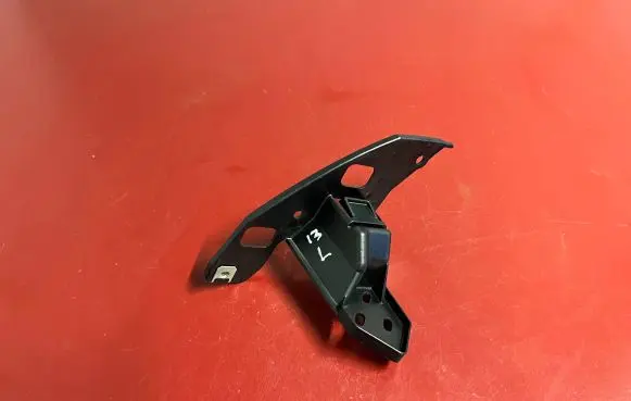 BMW i3 Fender mounting bracket 7386157 51647386157
