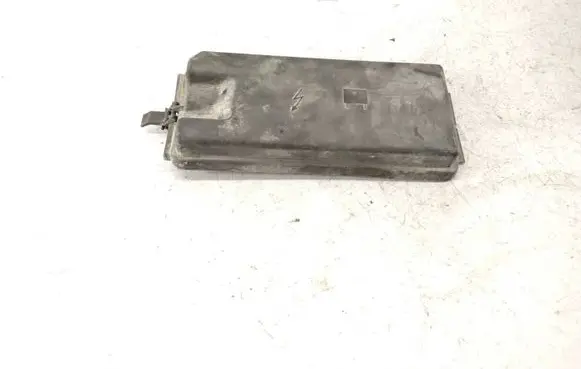 Mercedes-Benz R W251 Fuse box cover 1645400182