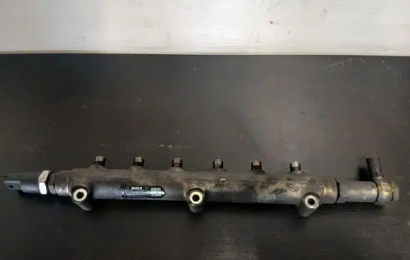 Volvo XC90 Fuel main line pipe 0445215010 8658252